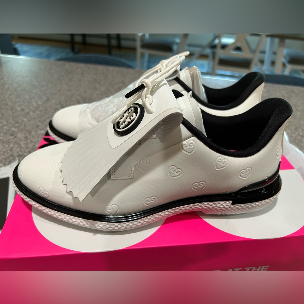 G/FORE WOMEN'S GALLIVAN2R DEBOSSED HEART G'S KILTIE GOLF SHOE, NIB, Size 8.